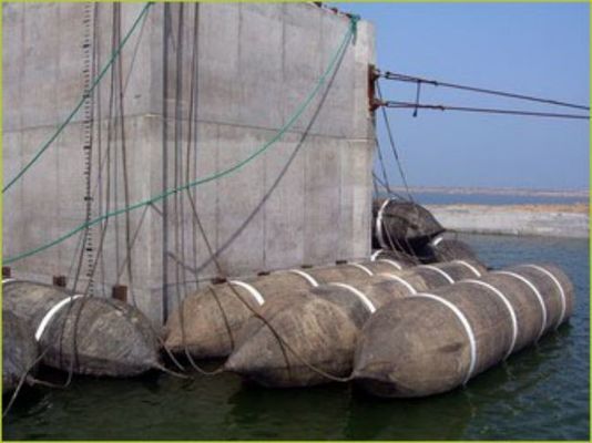 गुणवत्ता  Floating Marine Salvage Airbags Natural Rubber Rescue Ship Launching कारखाना